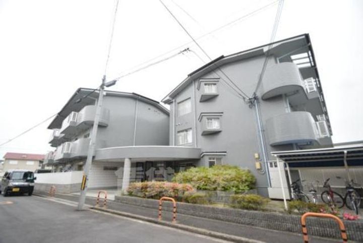 大阪府茨木市並木町の賃貸マンションの外観