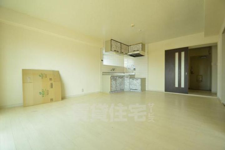 大阪府茨木市並木町の賃貸マンションの居間