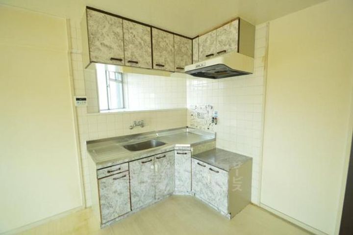 大阪府茨木市並木町の賃貸マンションのキッチン