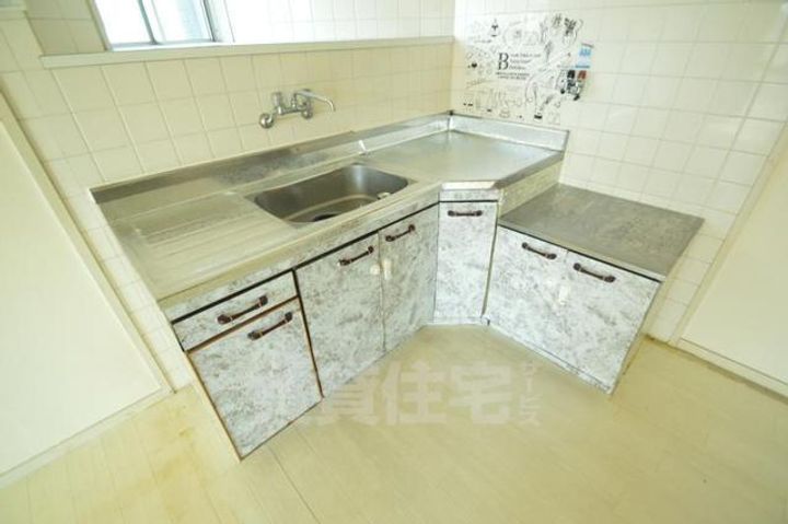 大阪府茨木市並木町の賃貸マンションのキッチン