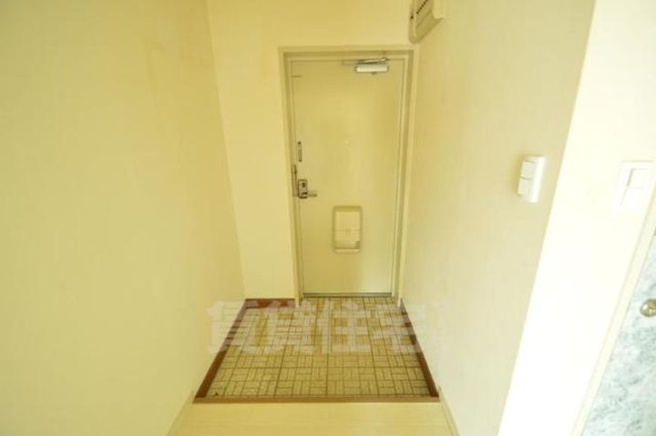 大阪府茨木市並木町の賃貸マンションの玄関