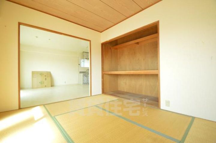 大阪府茨木市並木町の賃貸マンションの寝室