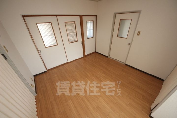 R-7緑町ハイツの居間