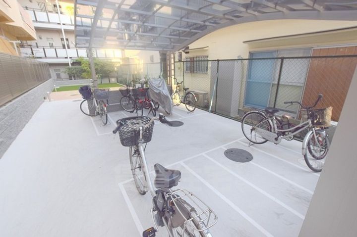 メゾン西川の周辺