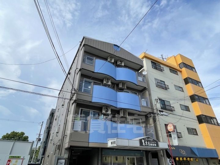 ホワイトハウス平野の外観