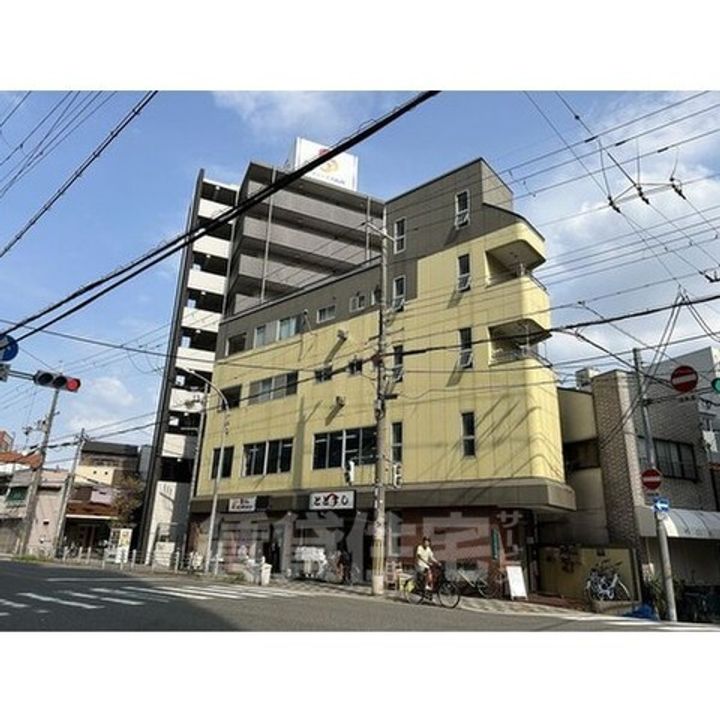 オプス塚本の外観