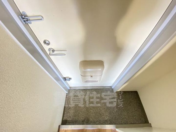 大阪府大阪市住吉区山之内3丁目の賃貸マンションの玄関