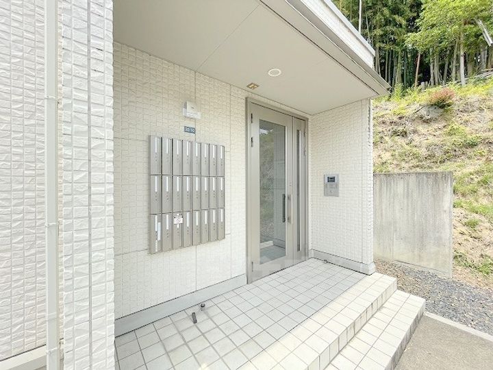 セジュール神領の玄関