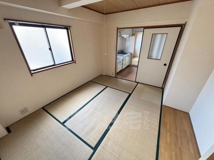 中井マンションの居間
