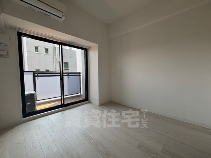 大阪府堺市堺区熊野町東4丁の賃貸マンションの居間