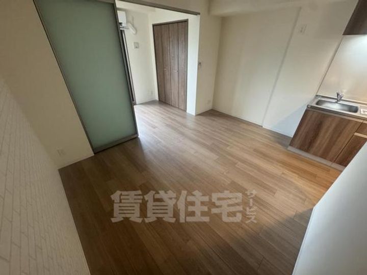大阪府門真市柳田町の賃貸マンションの居間