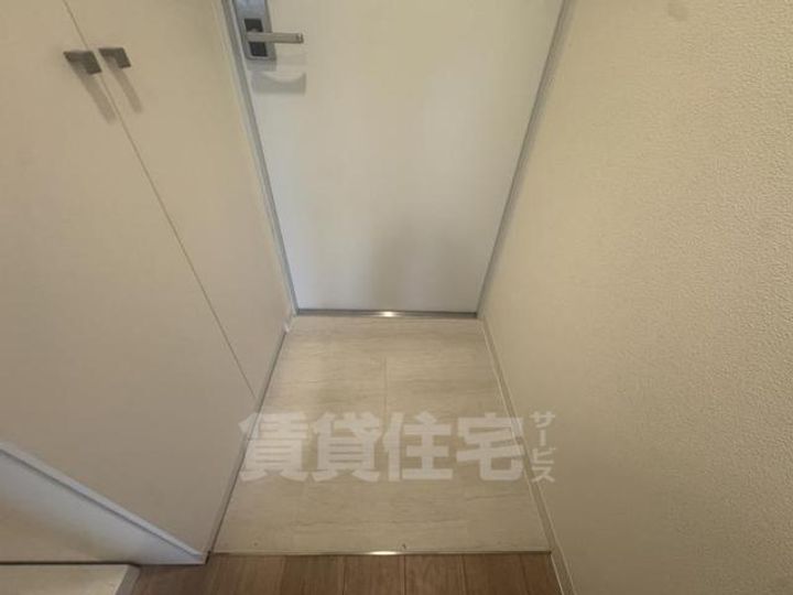 大阪府門真市柳田町の賃貸マンションの玄関