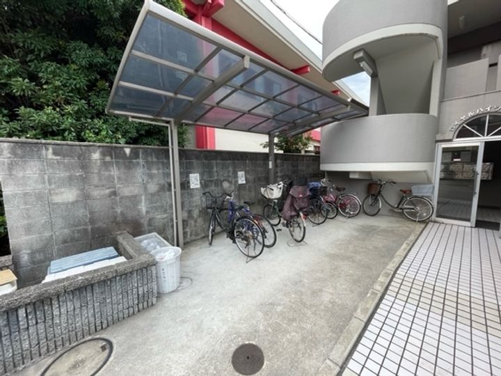 ロイヤルハイツ深井清水103の玄関