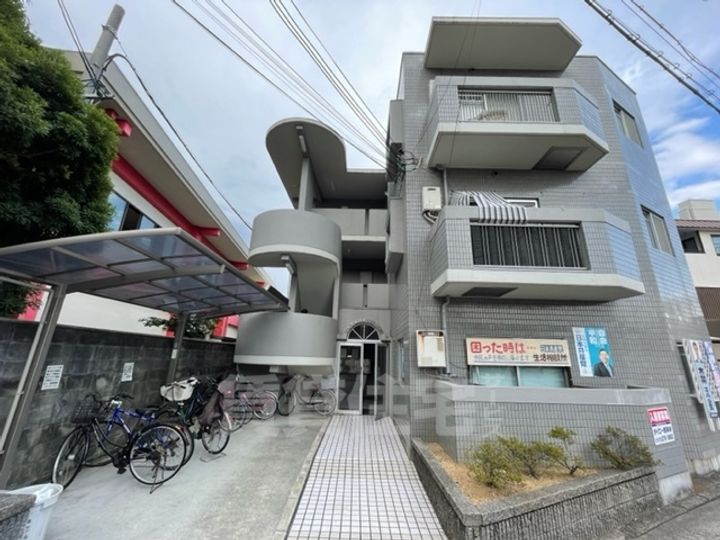 ロイヤルハイツ深井清水103の外観