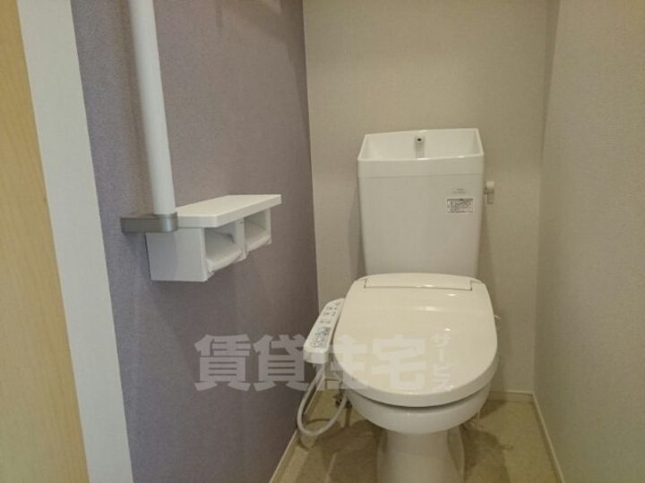 コスモ・ビリンのその他画像
