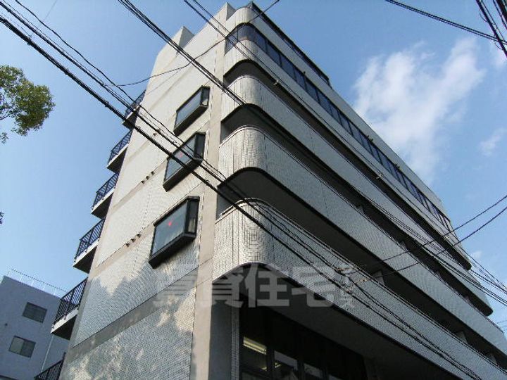 大阪府豊中市服部元町1丁目の賃貸マンションの外観