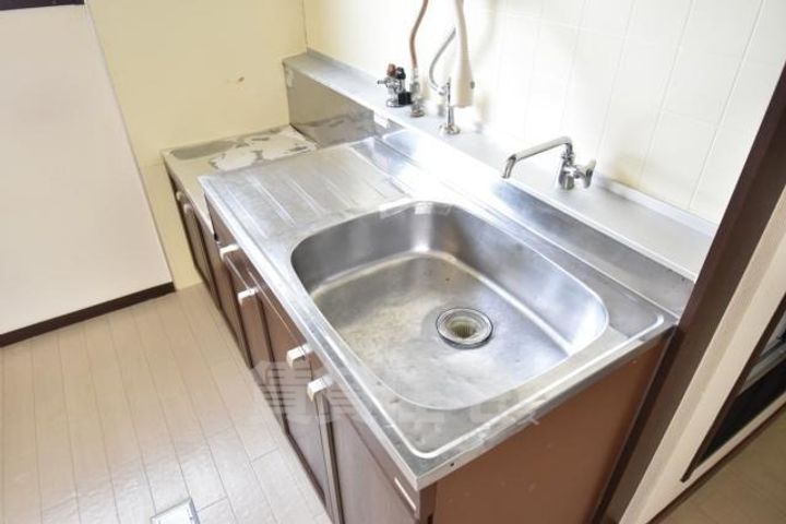 大阪府堺市北区大豆塚町2丁の賃貸マンションのキッチン