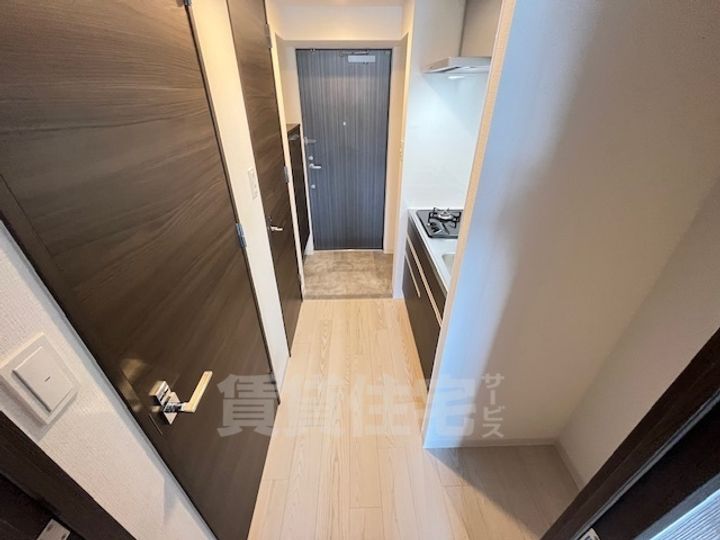 大阪府堺市堺区熊野町東4丁の賃貸マンションの玄関