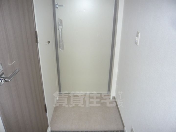 大阪府堺市中区深井清水町の賃貸マンションの玄関