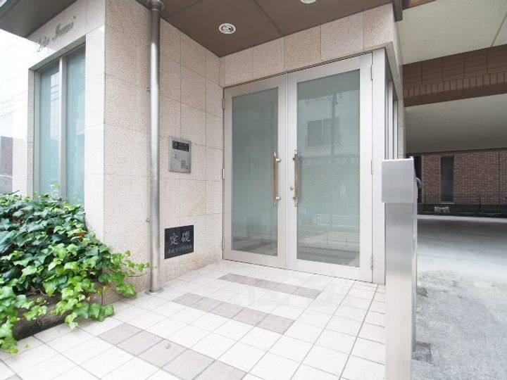 ロアール泉の玄関