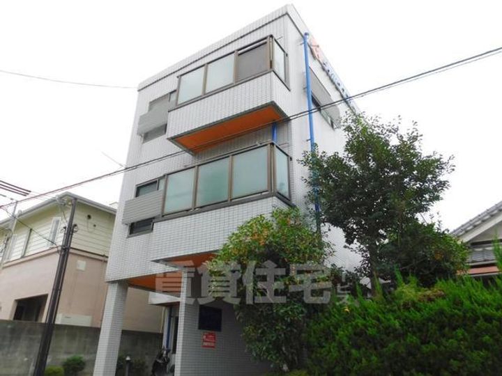 大阪府豊中市北桜塚4丁目の賃貸マンションの外観