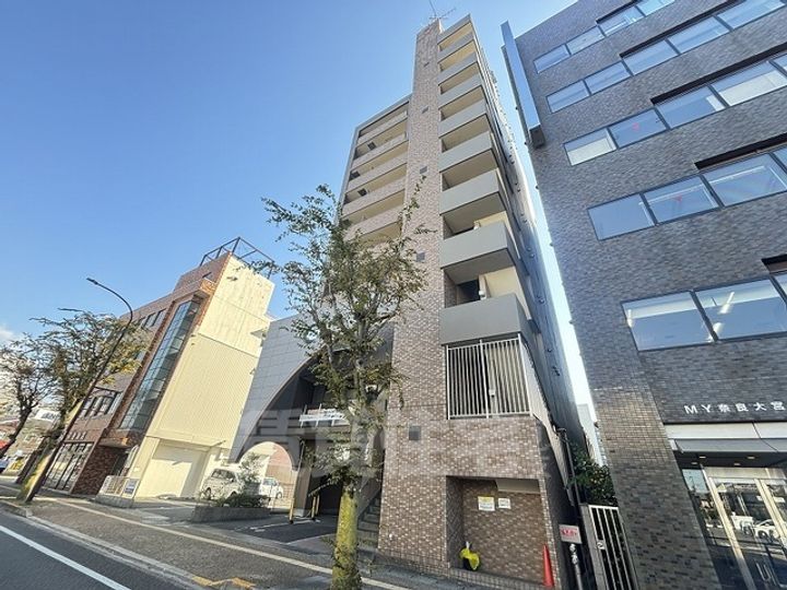 奈良県奈良市大宮町2丁目の賃貸マンションの外観