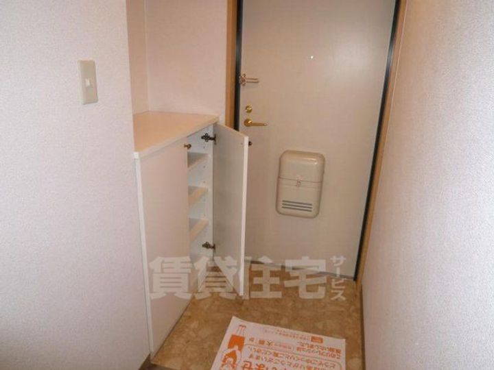 奈良県奈良市大宮町2丁目の賃貸マンションの玄関