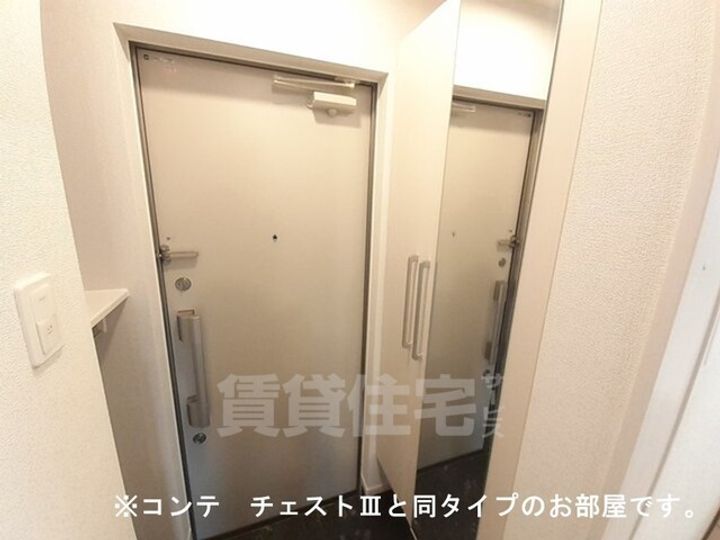 ジュネス エアリーの玄関
