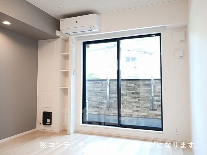 ジュネス エアリーの居間