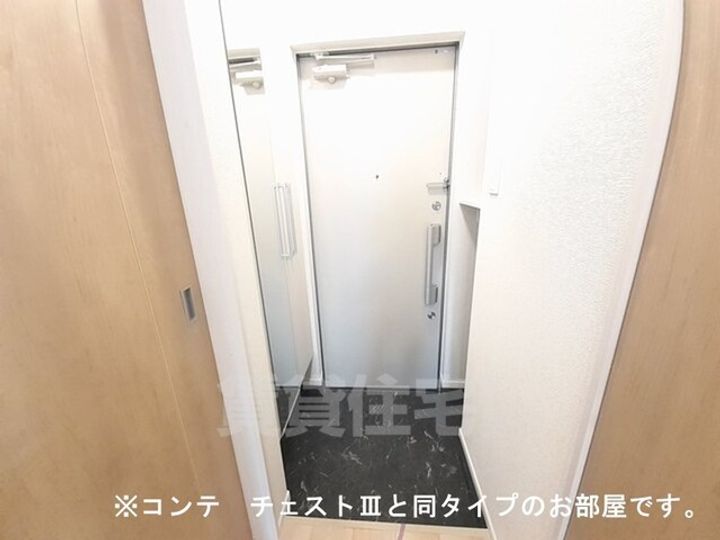 ジュネス エアリーの玄関
