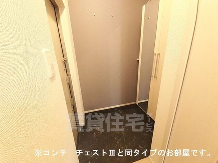 ジュネス エアリーの玄関