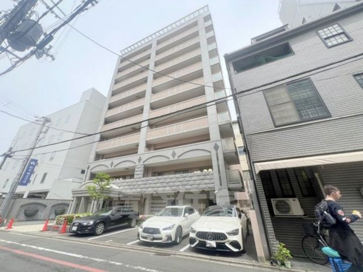 エステムプラザ京都四条烏丸の外観
