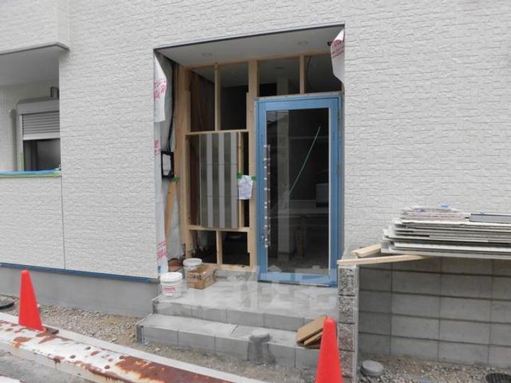 大阪府豊中市服部寿町1丁目の賃貸アパートの玄関
