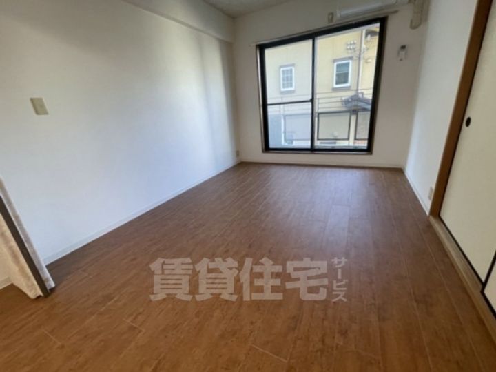 レジデンスオザックの居間