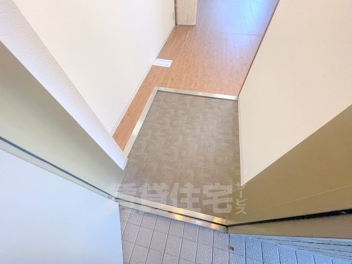 レジデンスオザックの玄関