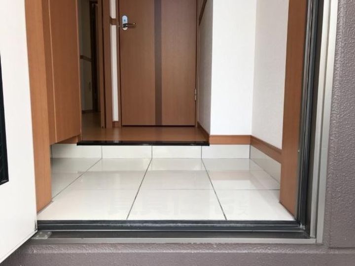 ローズコートの玄関