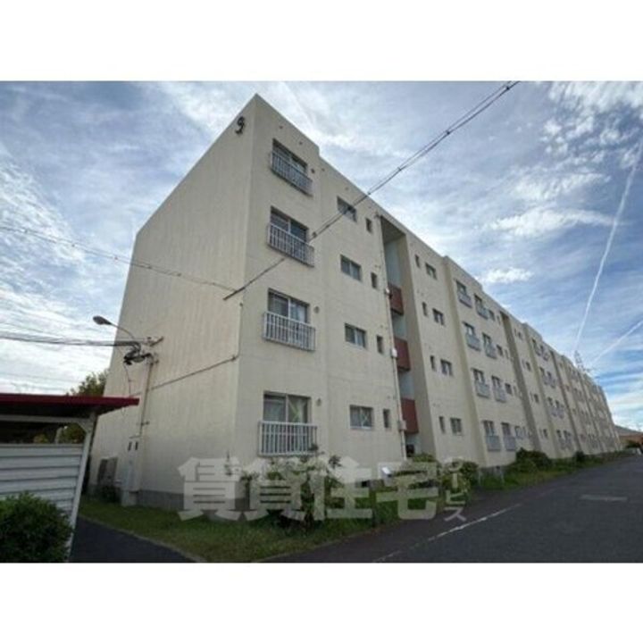 三日月住宅3号棟の外観