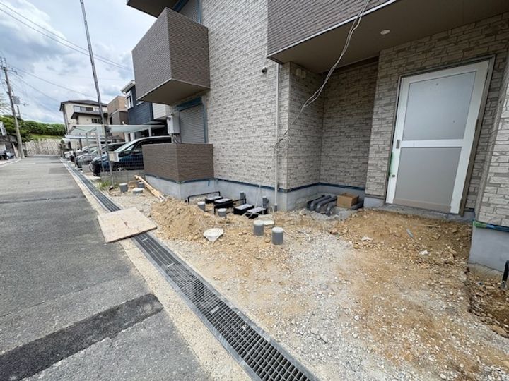 大阪府茨木市三島町の賃貸アパートの玄関