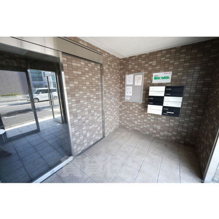 センタースクエア師勝の玄関