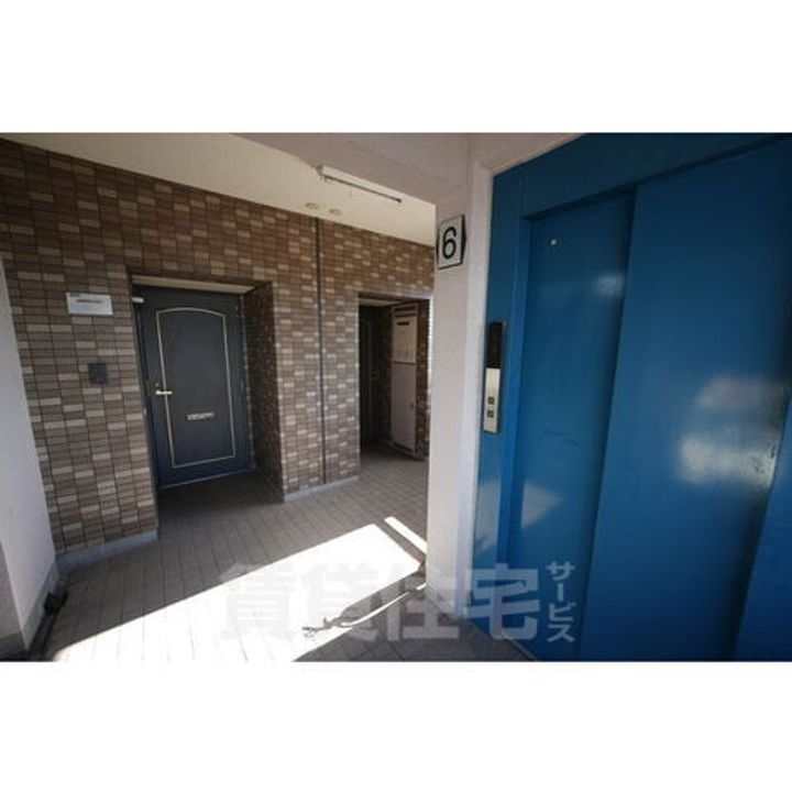 センタースクエア師勝の玄関