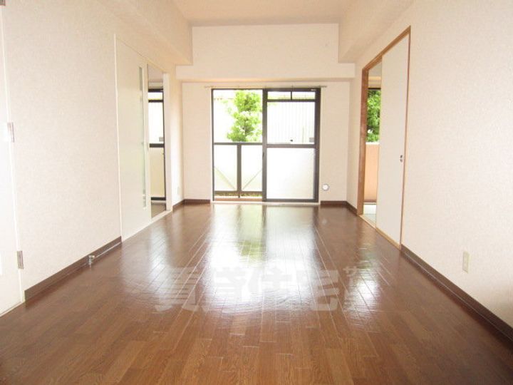 マノワールコトンの居間
