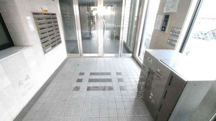 マノワールコトンの玄関