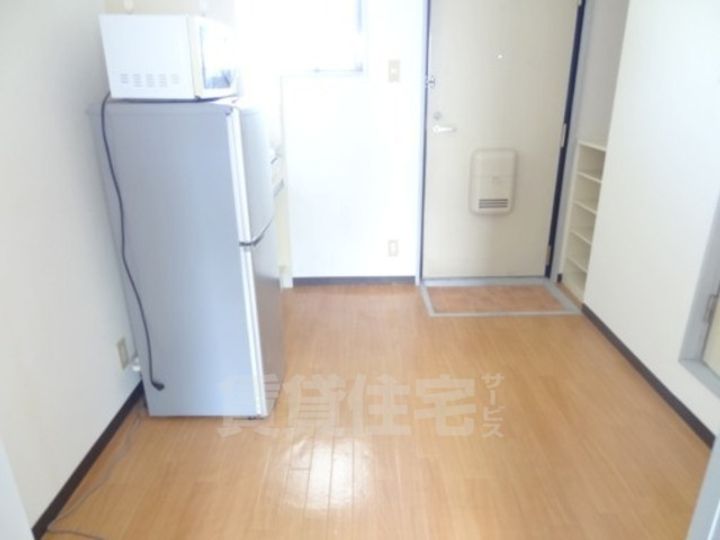 大阪府摂津市庄屋1丁目の賃貸マンションの玄関