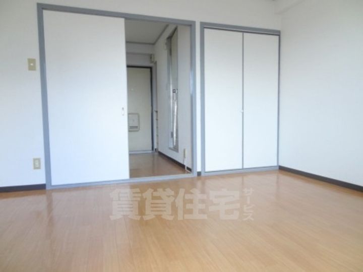 大阪府摂津市庄屋1丁目の賃貸マンションの寝室
