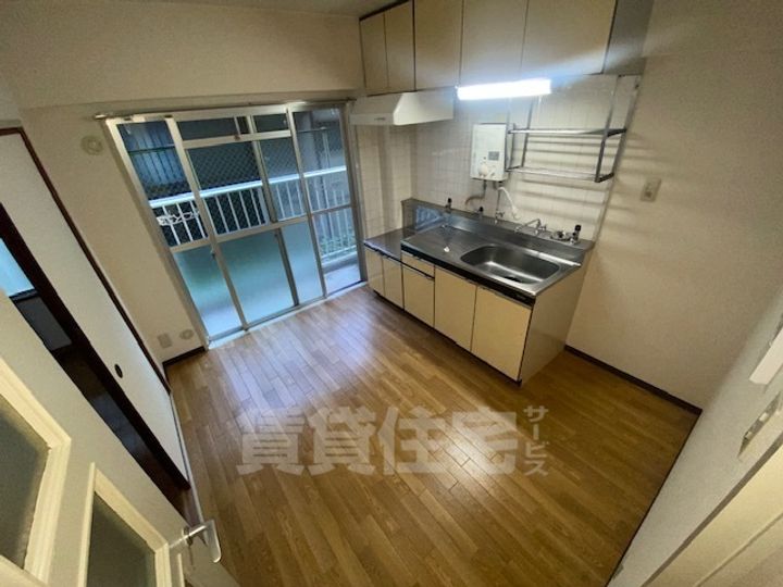 大阪府大阪市城東区関目3丁目の賃貸マンションの居間