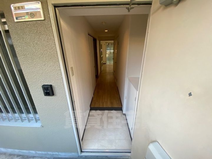 大阪府大阪市城東区関目3丁目の賃貸マンションの玄関