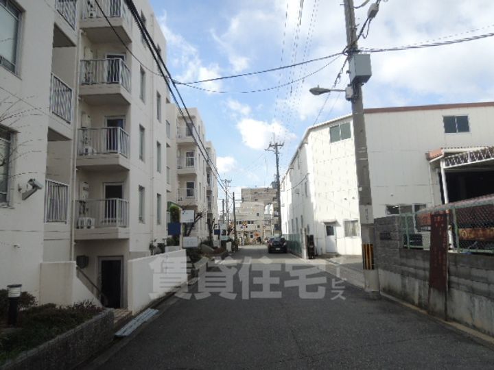 アメニティー新高二番館(低層棟)の周辺