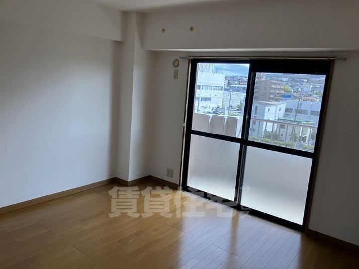 愛知県名古屋市千種区新西1丁目の賃貸マンションの居間