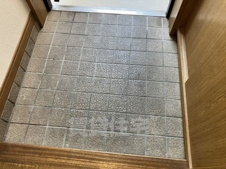 愛知県名古屋市千種区新西1丁目の賃貸マンションの玄関