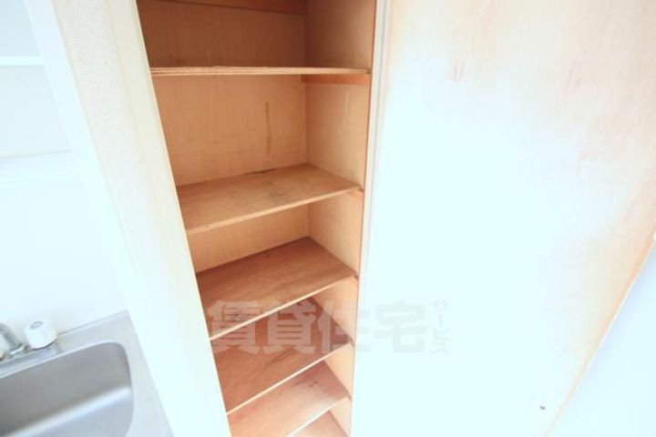 大阪府吹田市千里山東1丁目の賃貸マンションの玄関